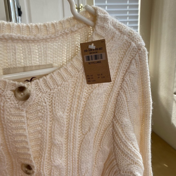 Hollister cream sweater size large - Picture 4 of 13